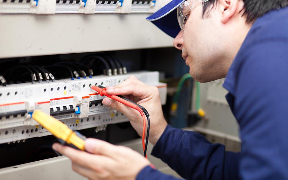 technicien électricien Paris 2